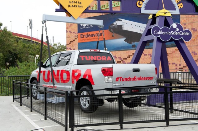 Toyota Tundra Endeavour (5).jpg